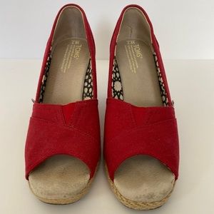 Tom’s Classic Wedge Sandal